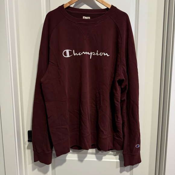 Champion Logo Sweatshirt - Picture 1 of 4